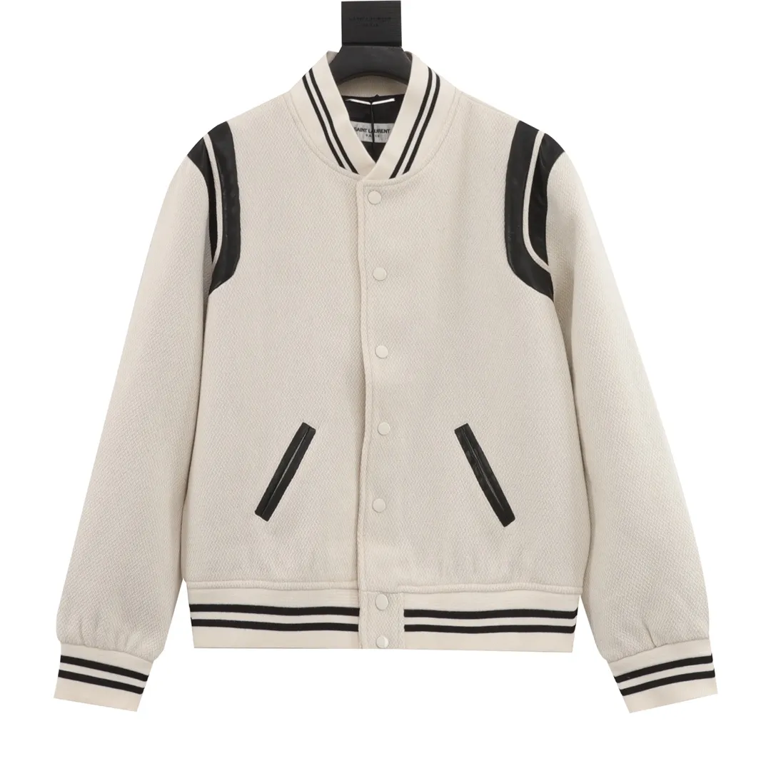 P710 Saint Laurent Paris/Saint Laurent Leather White Baseball Collar Jacket Note: The white baseball jacket cannot be washed. Black genuine leather will stain when exposed to water. Dry clean only! ! ! ! SLP's latest color matching off-white spliced ​​baseball jacket, baseball jacket, channel boutique, the most popular baseball jacket for trendy men and trendy women, available in all levels of the market (you must compare the details), the most powerful quality control, 7 years of production and research on baseball uniforms, exquisite details. With it, you are the most beautiful boy in the world. The paint-coated full-face four-button buckle (button with LOGO), the average weight of the fabric is nearly 900 grams, and it is made of wool + eyeliner blended, custom-woven and dyed wool with high color fastness. The lining is made of silky and delicate cupro fiber material. The lining pocket only has buttons on the right side! Size: 46*48*50*52